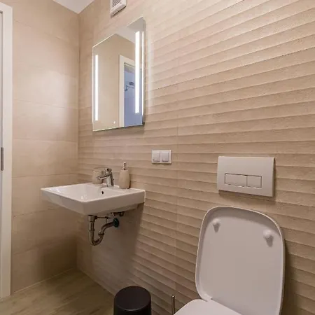 Krone - New Development Near Mall Coresi With Free Parking Apartment *
